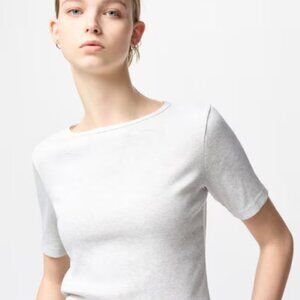 Uniqlo Off-White Ribbed T-Shirt